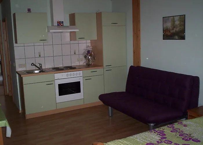 Zum Belzenikel 게스트하우스 2*