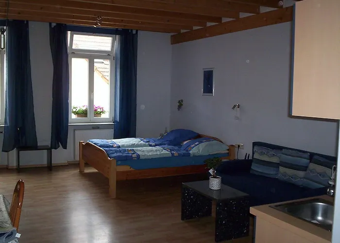 Zum Belzenikel 게스트하우스 2*